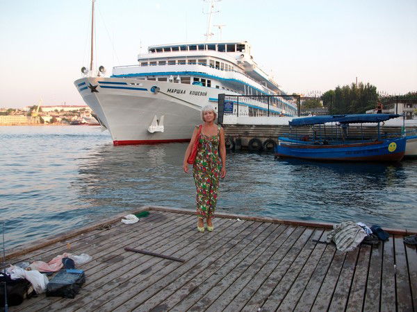 Елена Тараторина