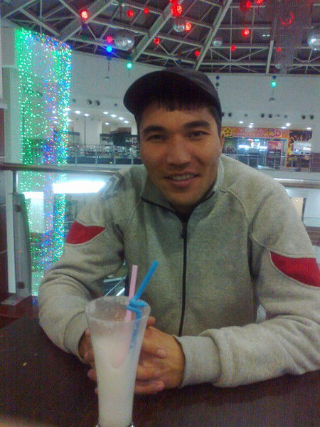 Болот Эстебесов