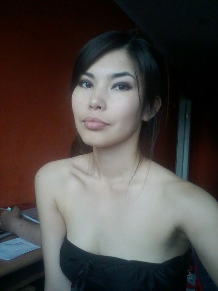 Надя Аманатова