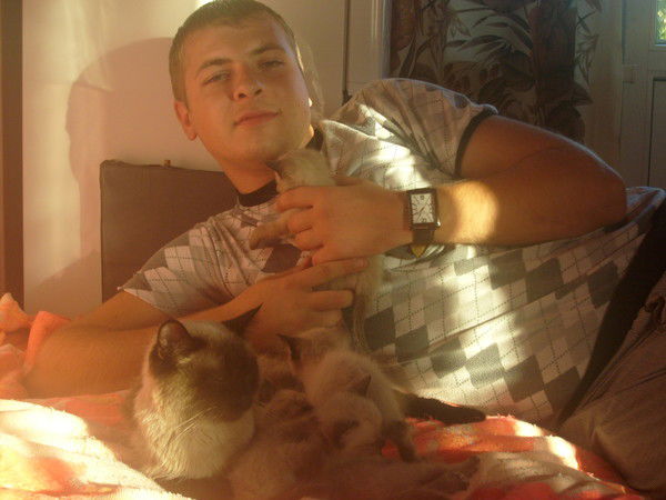 Толик Романов