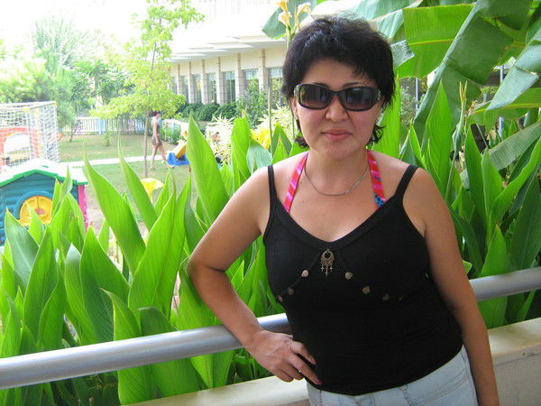 Елена Карахатова