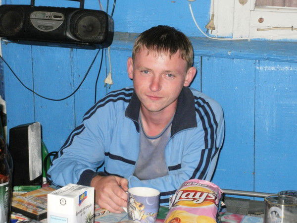 Денис Достойнов