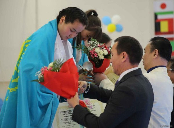 •karatistka•!!¶ ¶___