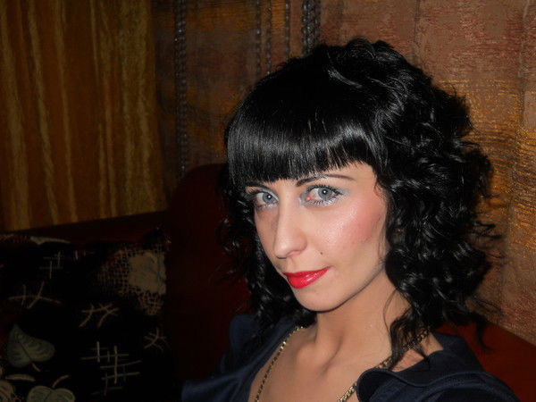 Анюта Глухова