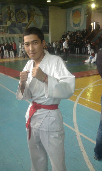 Рома Усенов