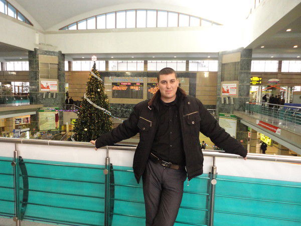 Андрей Ахметов