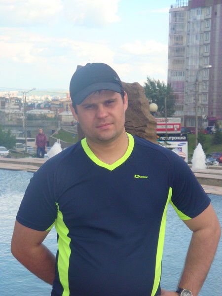 Олег Бондарев