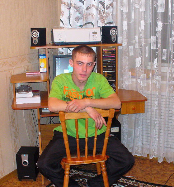 Антон Леонов