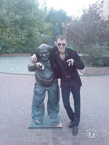 Дамир Серов