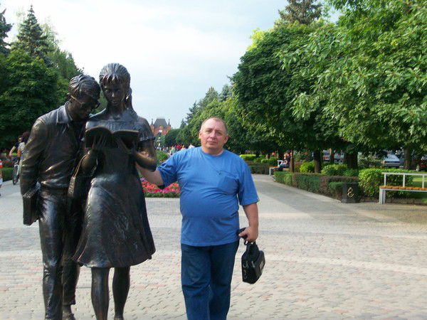 Игорь Лещенок