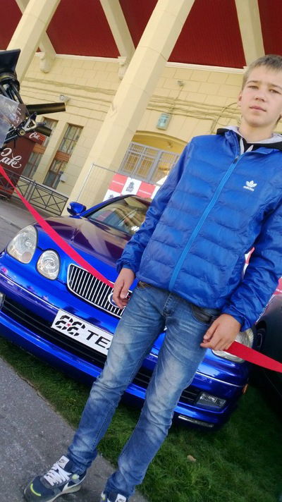 Денис Скапишев