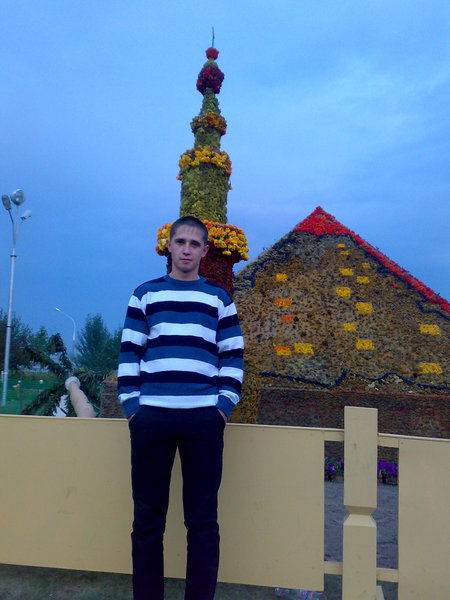 Динар Авхадиев