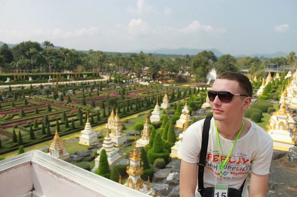 Антон Ушков