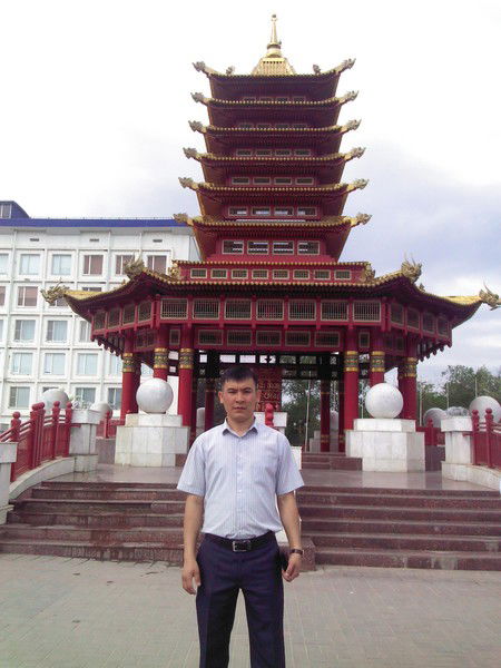 Олжас Нажмеденов