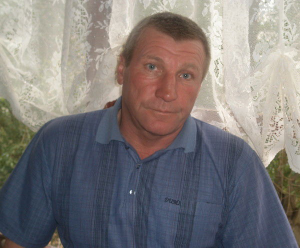 Константин Бобровский...