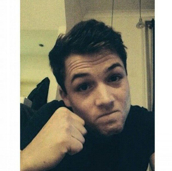 ♔ᏆAŗớņ †★Đẫʋϊđ ★Ēģәřʈợņ★ ♔Ĝ-Ễąźŷ