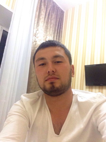 Жасур Мадёров