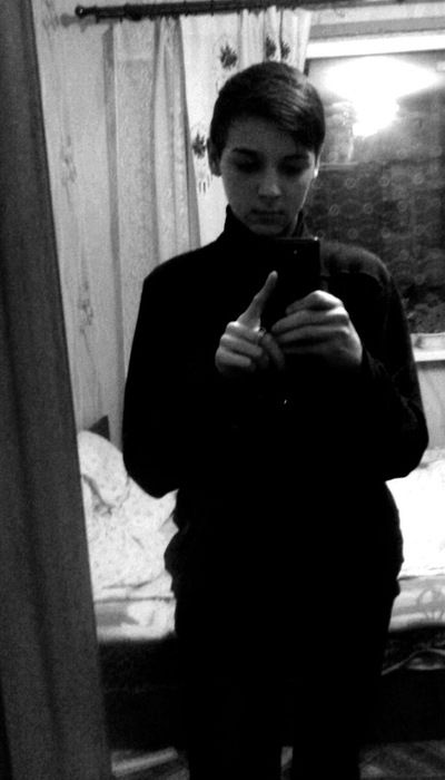 Александр Ларин