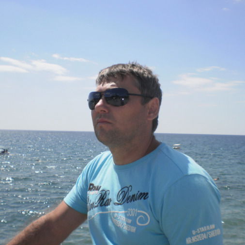 Роман Попов