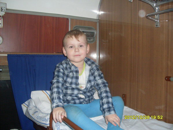 Антон Попов