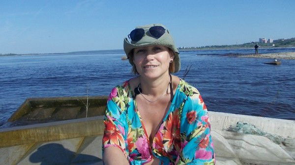 Лена Максимова