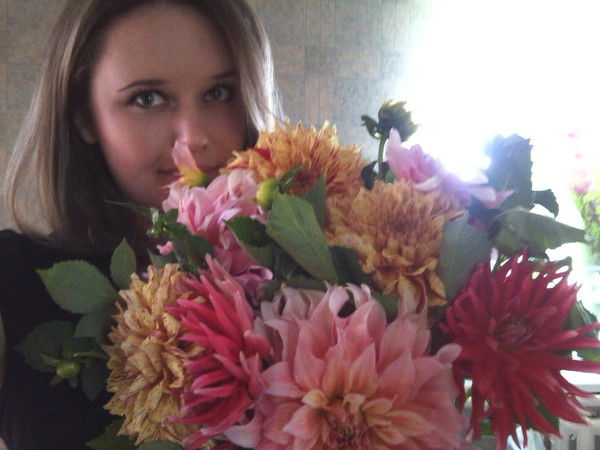 Анюта Олейник