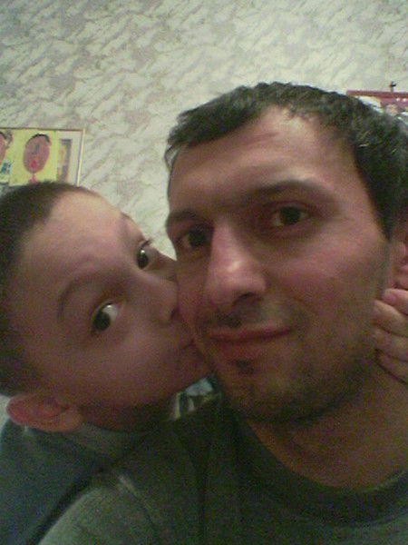 Алишер Савров