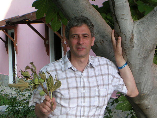 Олег Новиков