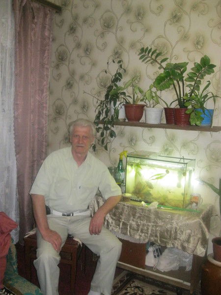 Виктор Леонов