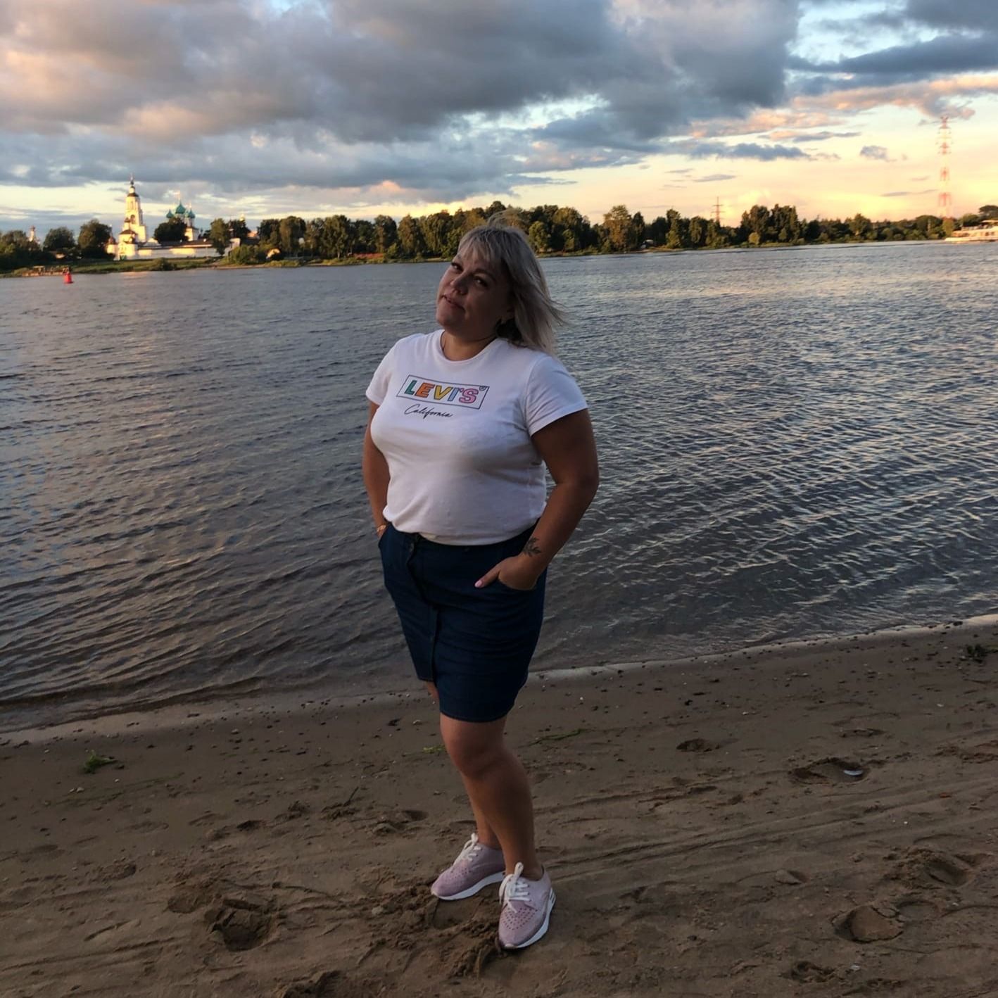 Алена Жарова