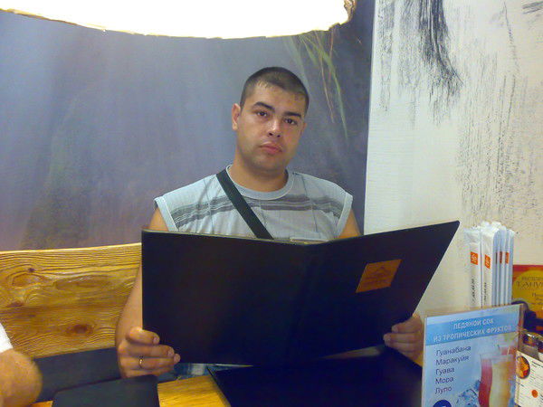 Илья Карфидов