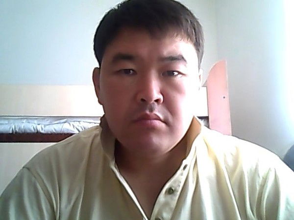 Нуман Момбекулы