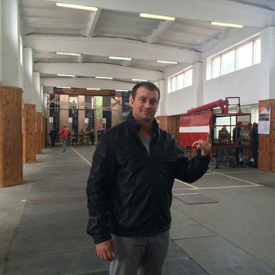 Иван Иванов