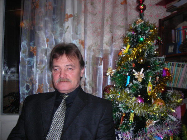 Леонид Васильев