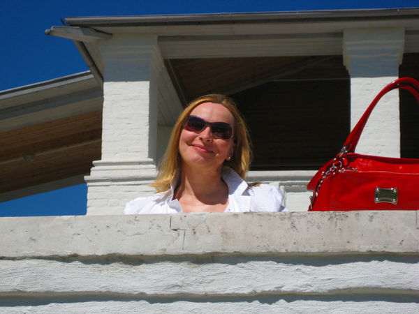 Елена Елена