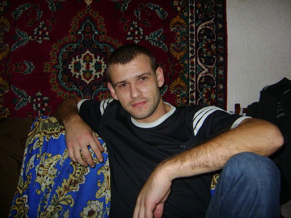 Юра Костюченко