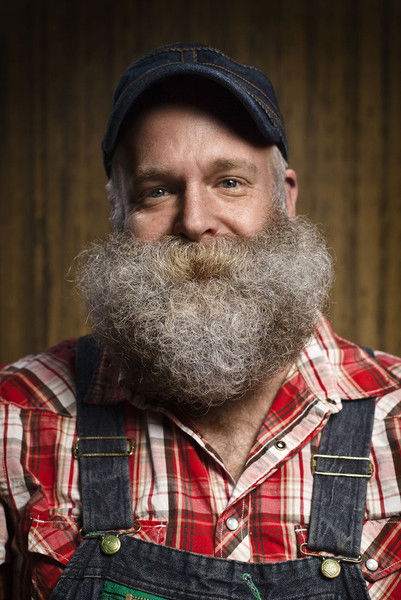 Эзюм Сахарков