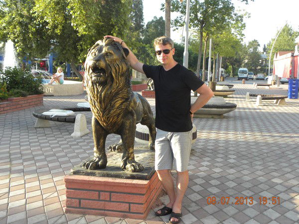 Дмитрий Караванов