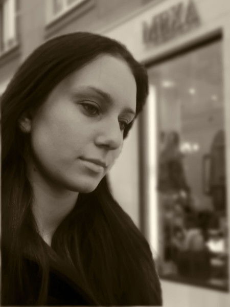 Оленька Бекоева