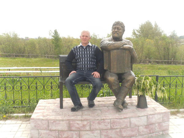 Андрей Костин