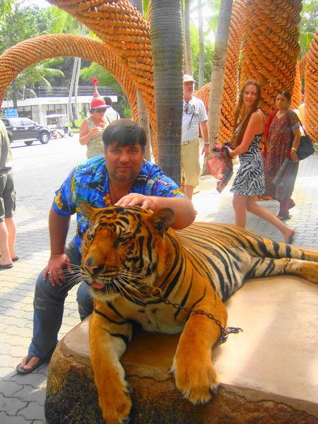 Андрей Неустроев