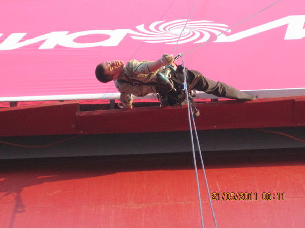 Низом Авазов