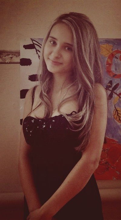 Юля Зеленова