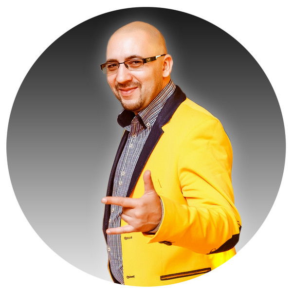 Роман Титов