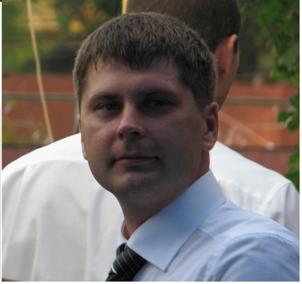 Рома Вострокнутов