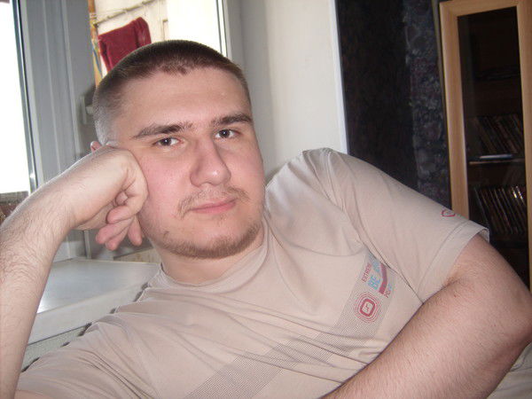 Владимир Милов