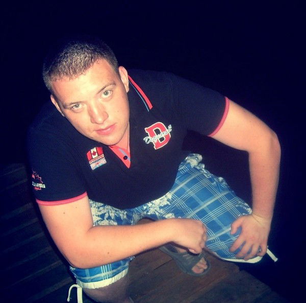 Антон Михайлов