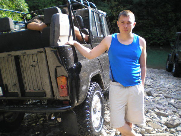 Денис Тихонов