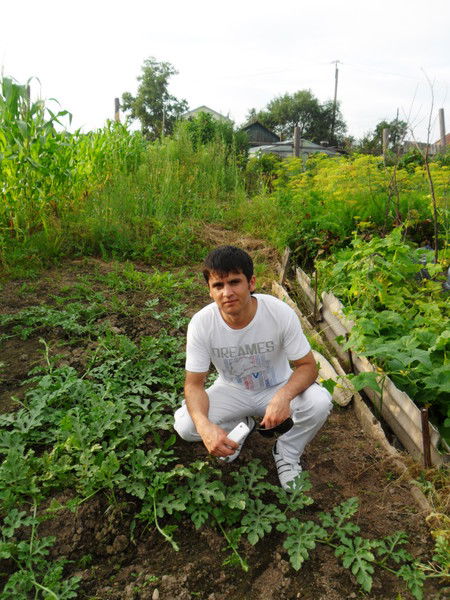 Кахрамон Пиров