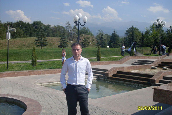 Николай Комаров